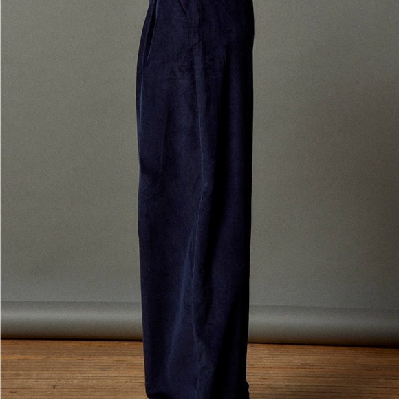 BDG Grandpa Cordurory Baggy Trouser Pants in Navy. Size 0 (Waist - 14.5) - Picture 4 of 5